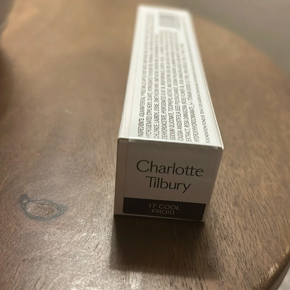 - CHARLOTTE TILBURY B19 BEAUTIFUL SKIN FOUNDATION-17 COOL FROID NIB